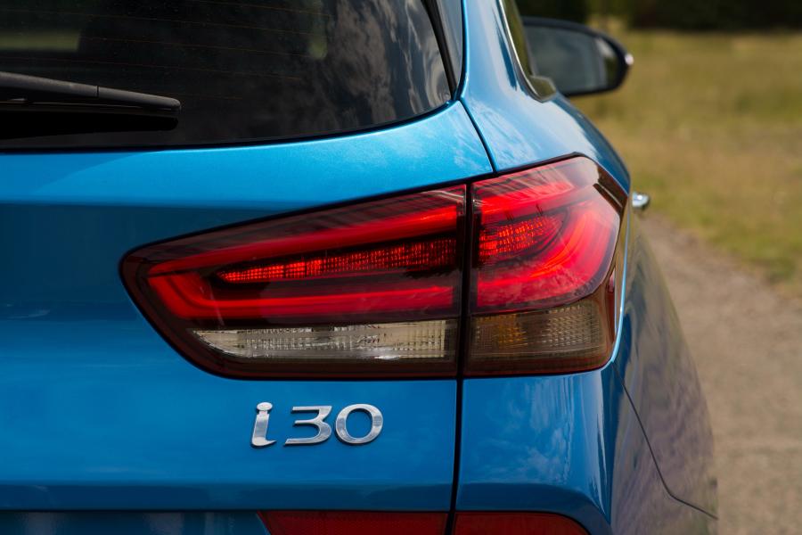 Детали экстерьера Hyundai i30 Tourer 2017 года  (UK) (фото 15 из 36)